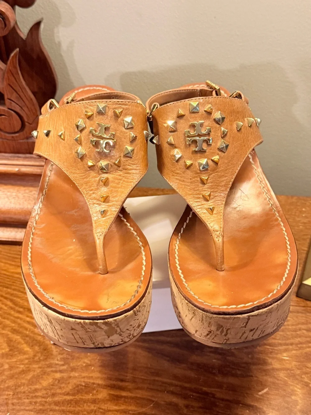 Tory Burch Cognac Leather Platform Cork Wedge Thong Sandals Gold Studs Size 10.5